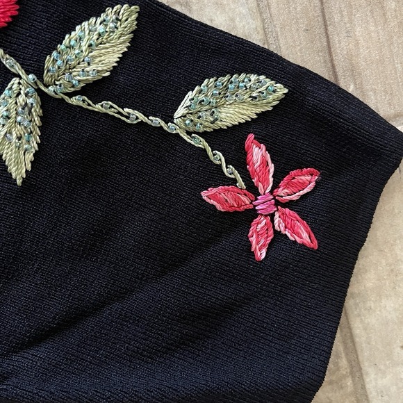 M Nicole Evening Embroidered Beaded Top Stretch Roses V Neck Size L Cottagecore - Picture 6 of 8